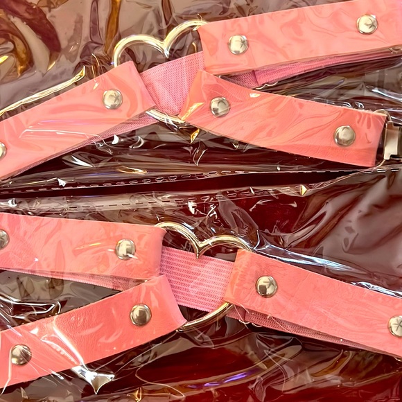Pink Heart Garter set - Picture 3 of 6
